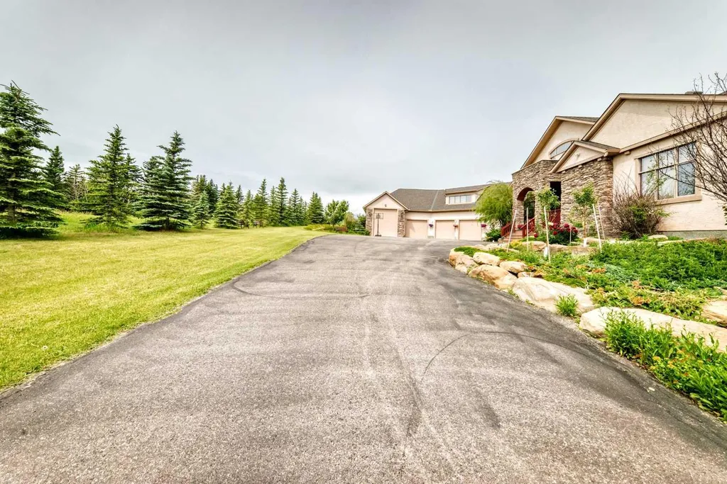 198029 Spruce Meadows Way Rural Foothills County AB T1S 3J9