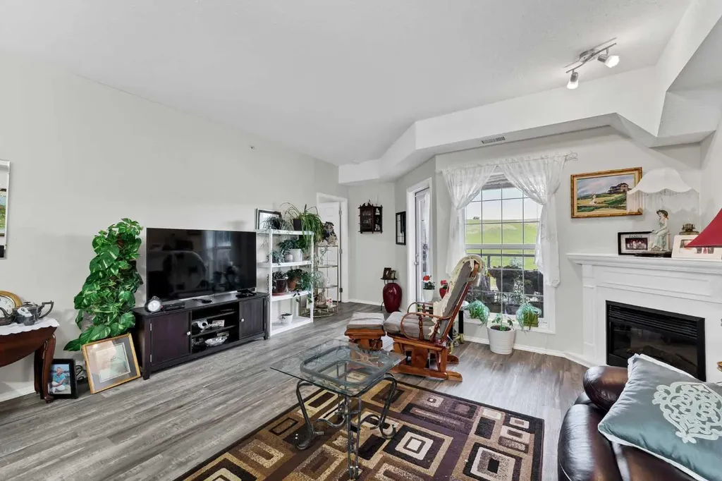 29 River Ridge Drive NW Medicine Hat AB T1A8V3