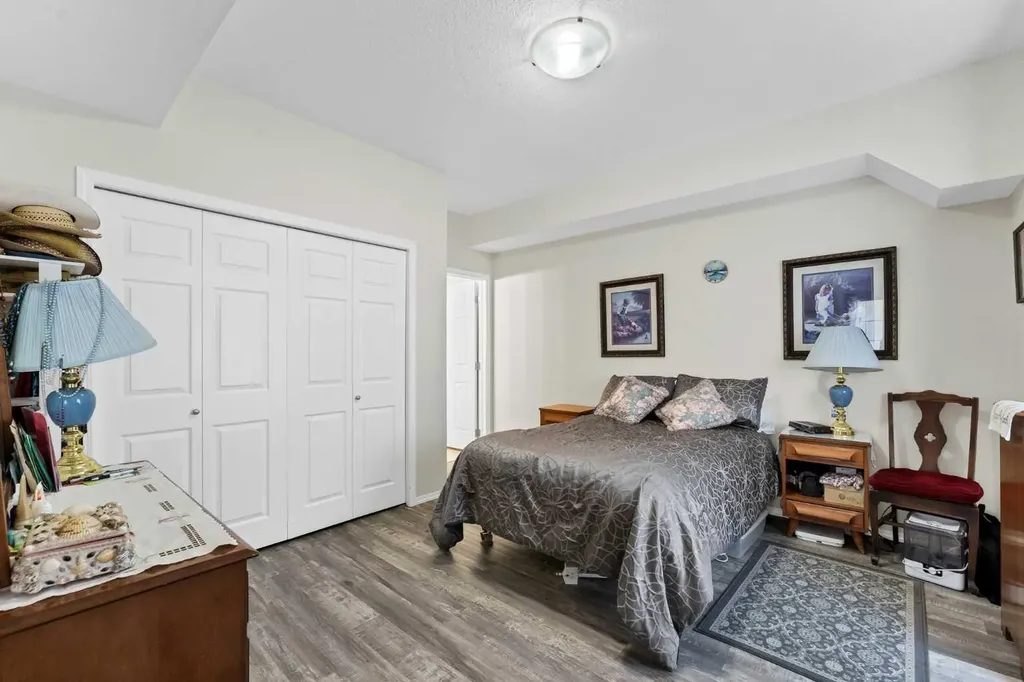 29 River Ridge Drive NW Medicine Hat AB T1A8V3
