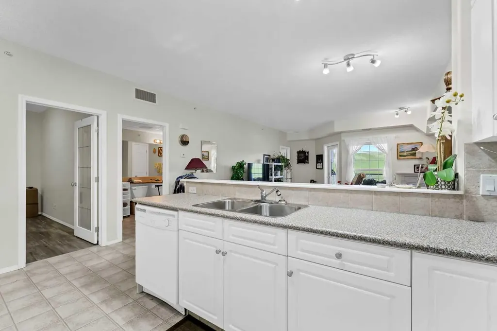 29 River Ridge Drive NW Medicine Hat AB T1A8V3