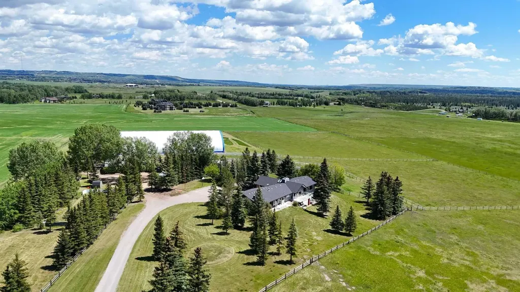 243036 Range Road 34 Rural Rocky View County AB T3Z 2G1