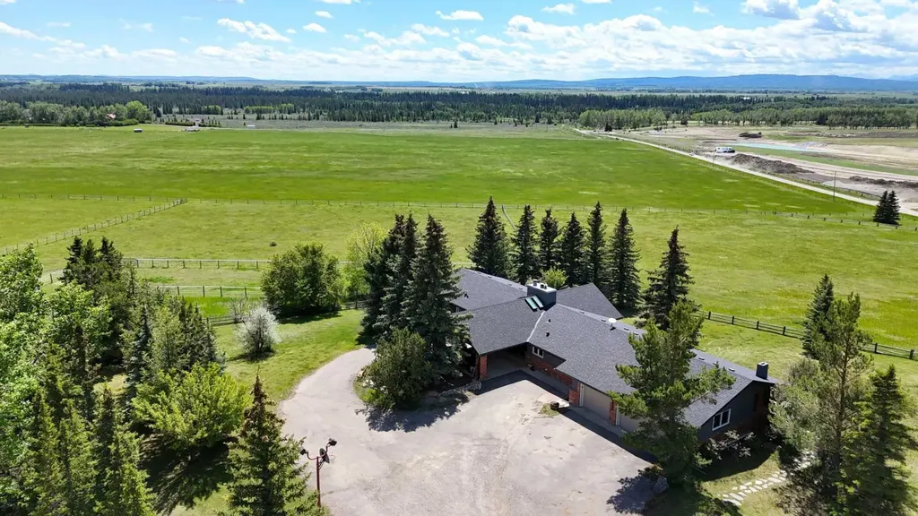 243036 Range Road 34 Rural Rocky View County AB T3Z 2G1