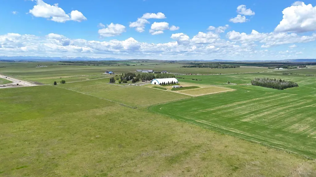 243036 Range Road 34 Rural Rocky View County AB T3Z 2G1