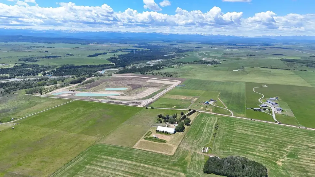 243036 Range Road 34 Rural Rocky View County AB T3Z 2G1