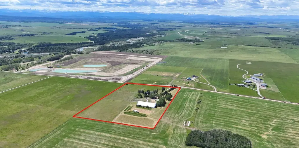 243036 Range Road 34 Rural Rocky View County AB T3Z 2G1
