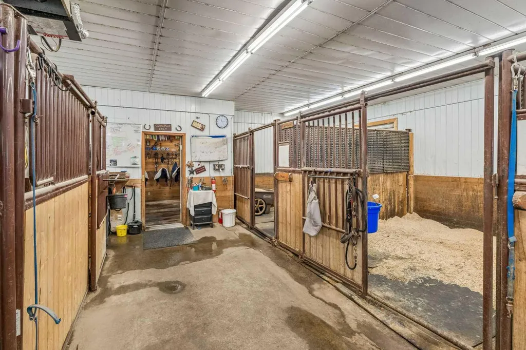 243036 Range Road 34 Rural Rocky View County AB T3Z 2G1
