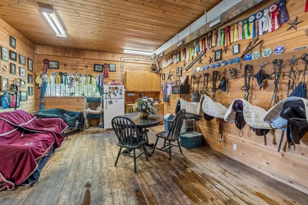243036 Range Road 34 Rural Rocky View County AB T3Z 2G1