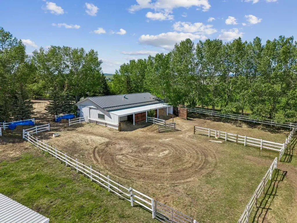 243036 Range Road 34 Rural Rocky View County AB T3Z 2G1