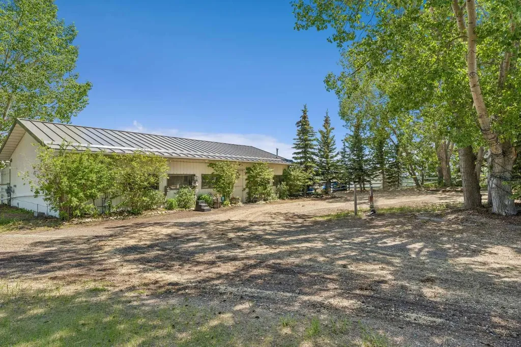 243036 Range Road 34 Rural Rocky View County AB T3Z 2G1
