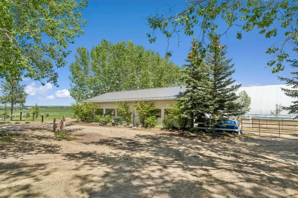 243036 Range Road 34 Rural Rocky View County AB T3Z 2G1