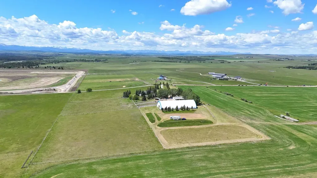 243036 Range Road 34 Rural Rocky View County AB T3Z 2G1