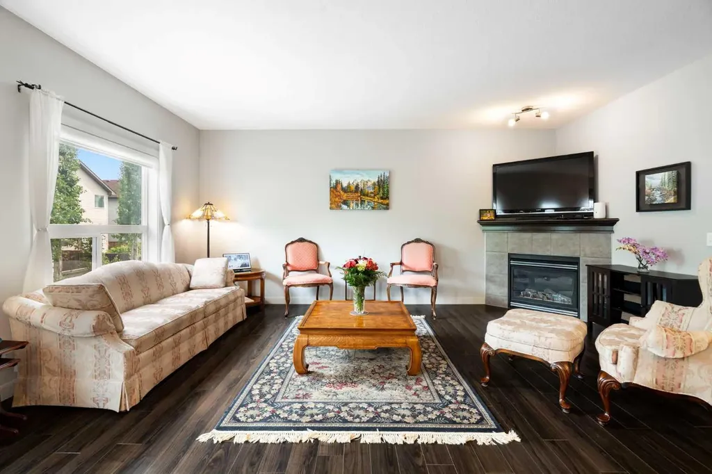 70 Everwoods Park SW Calgary AB T2Y 0G3