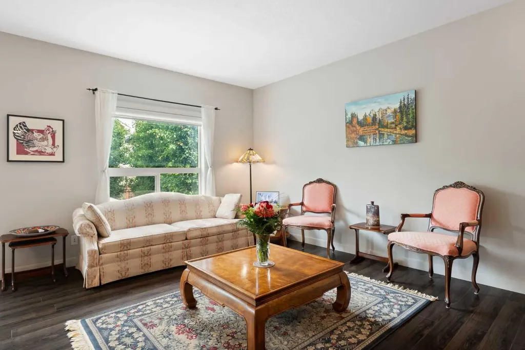 70 Everwoods Park SW Calgary AB T2Y 0G3