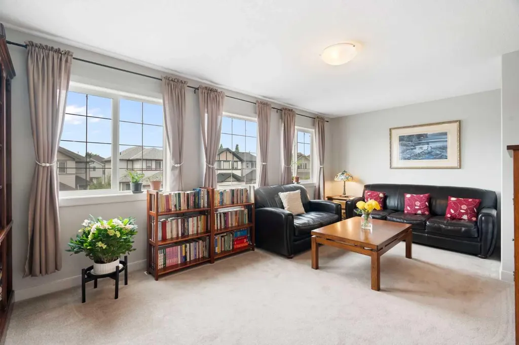 70 Everwoods Park SW Calgary AB T2Y 0G3