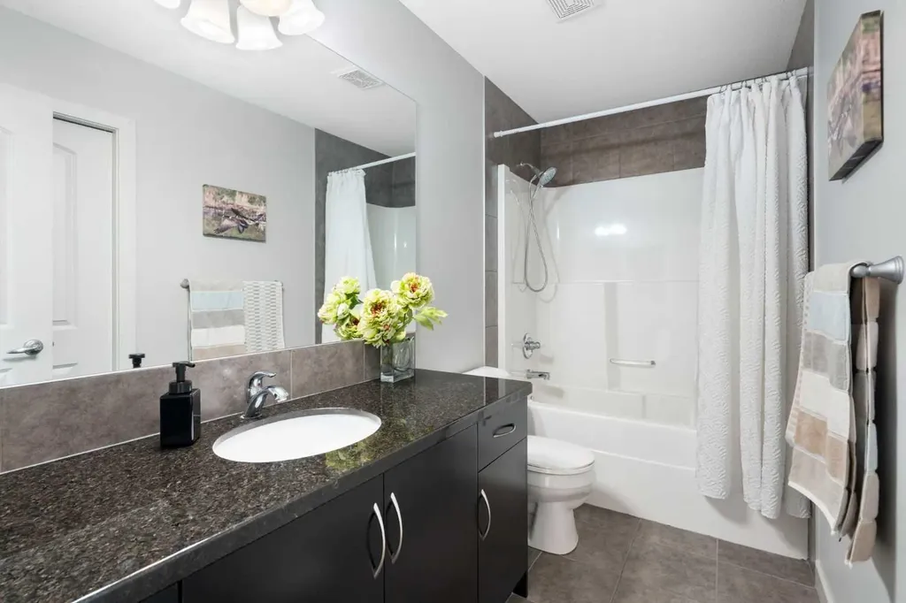 70 Everwoods Park SW Calgary AB T2Y 0G3