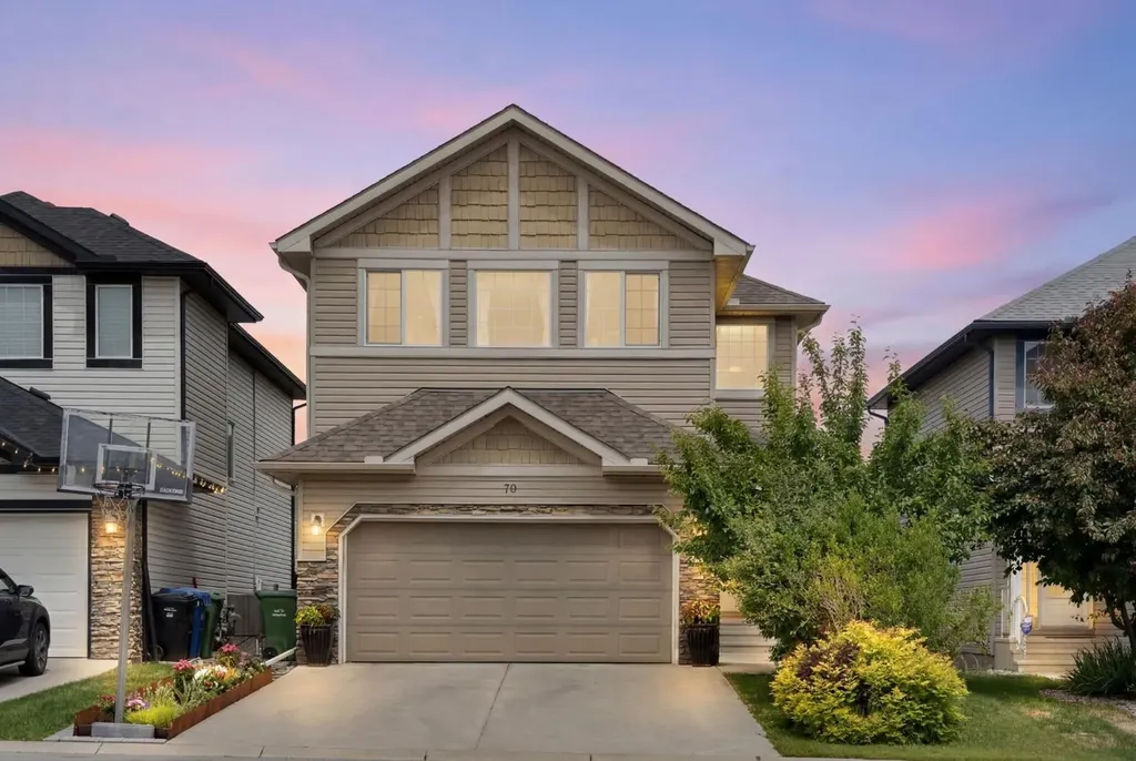 70 Everwoods Park SW Calgary AB T2Y 0G3