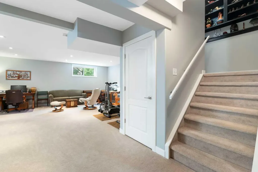 70 Everwoods Park SW Calgary AB T2Y 0G3