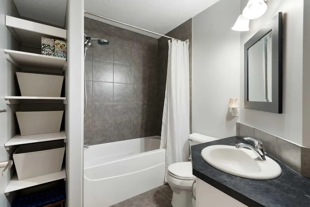 70 Everwoods Park SW Calgary AB T2Y 0G3