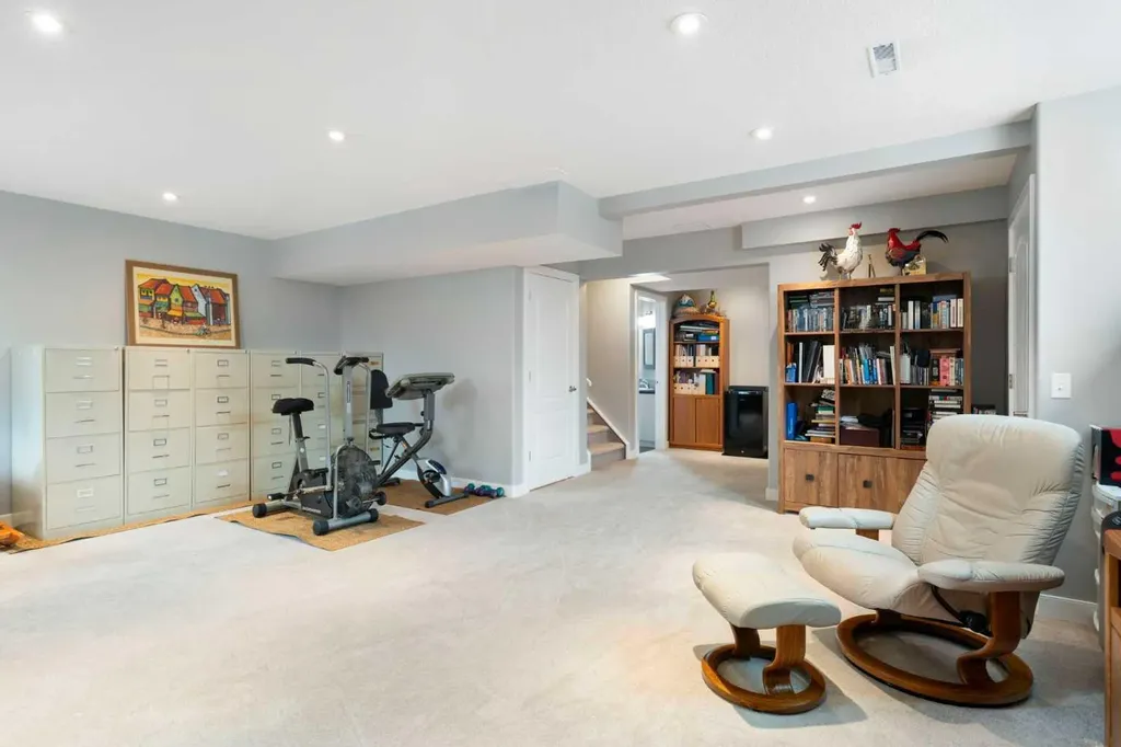 70 Everwoods Park SW Calgary AB T2Y 0G3