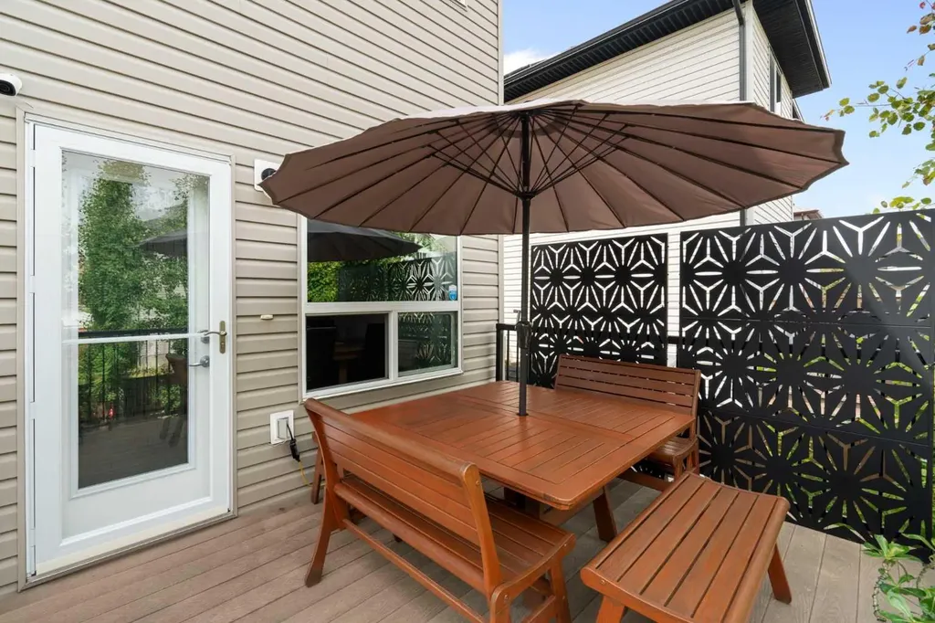 70 Everwoods Park SW Calgary AB T2Y 0G3