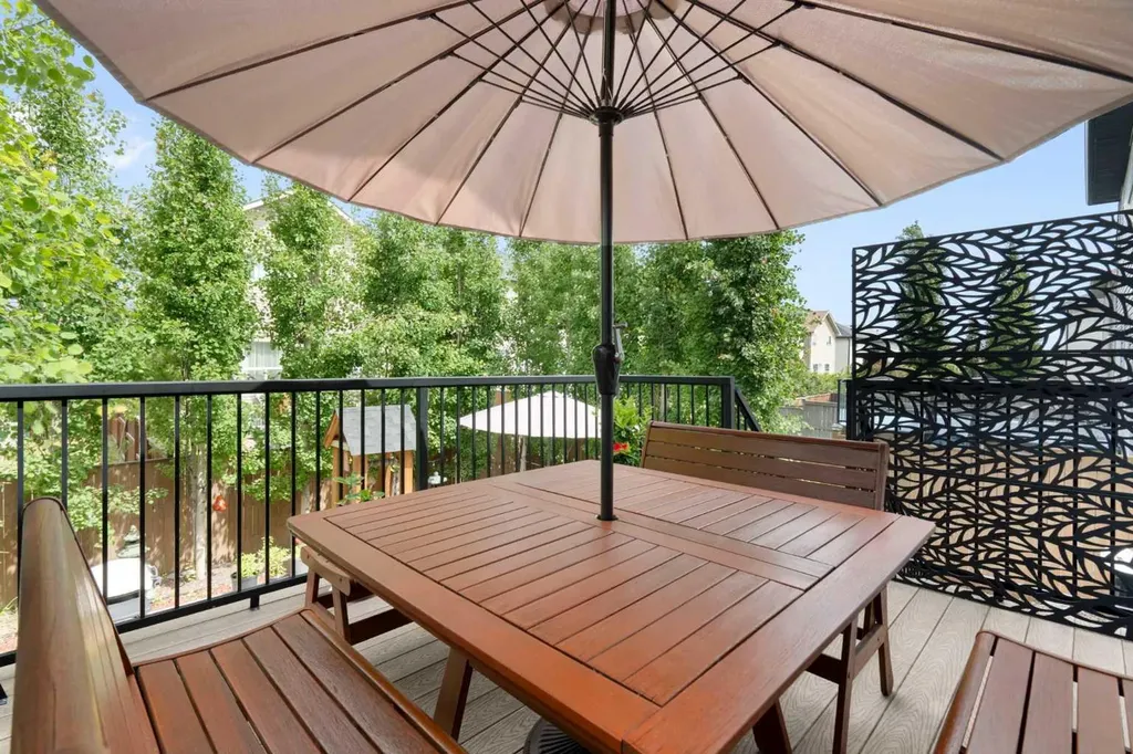 70 Everwoods Park SW Calgary AB T2Y 0G3