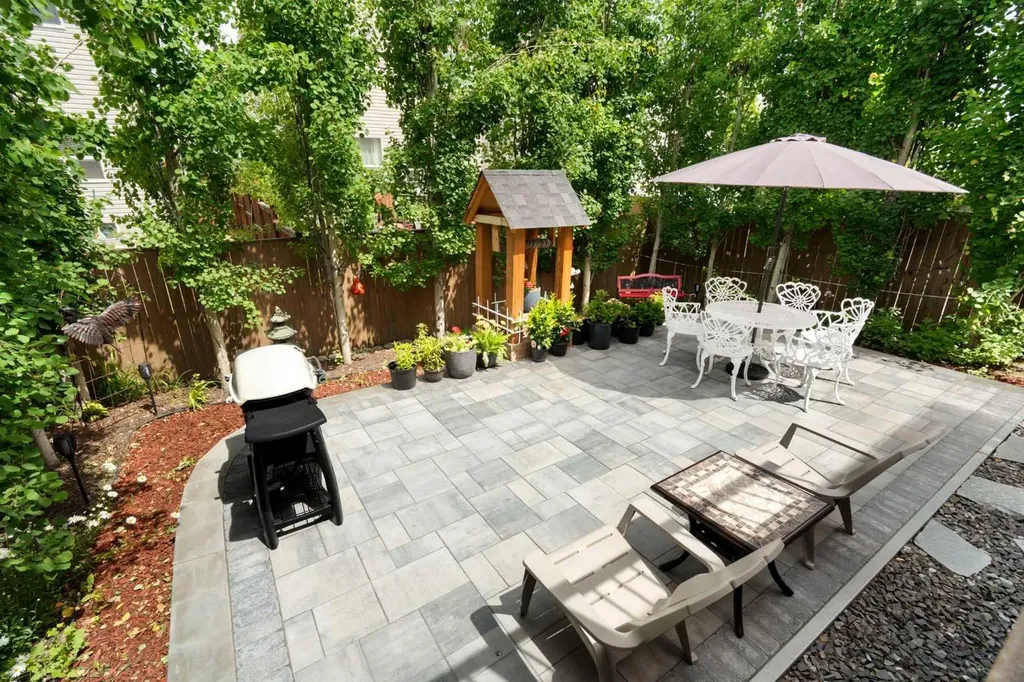70 Everwoods Park SW Calgary AB T2Y 0G3