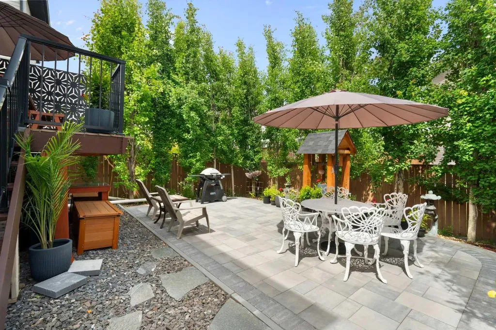 70 Everwoods Park SW Calgary AB T2Y 0G3