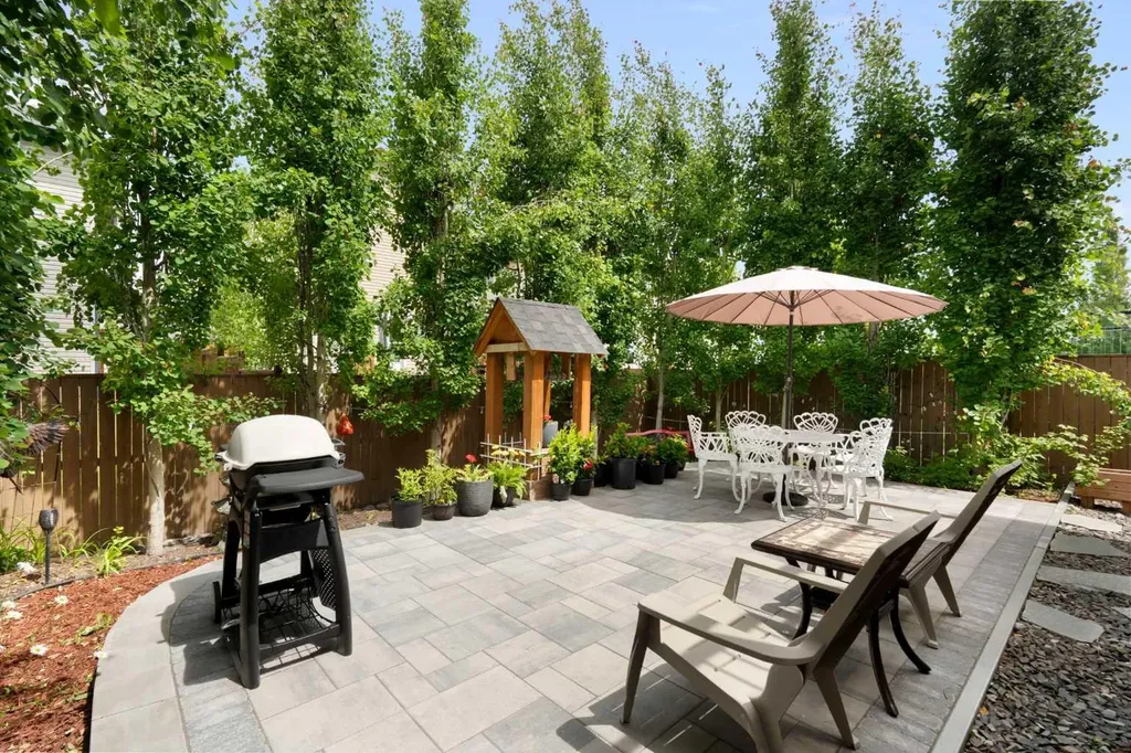70 Everwoods Park SW Calgary AB T2Y 0G3