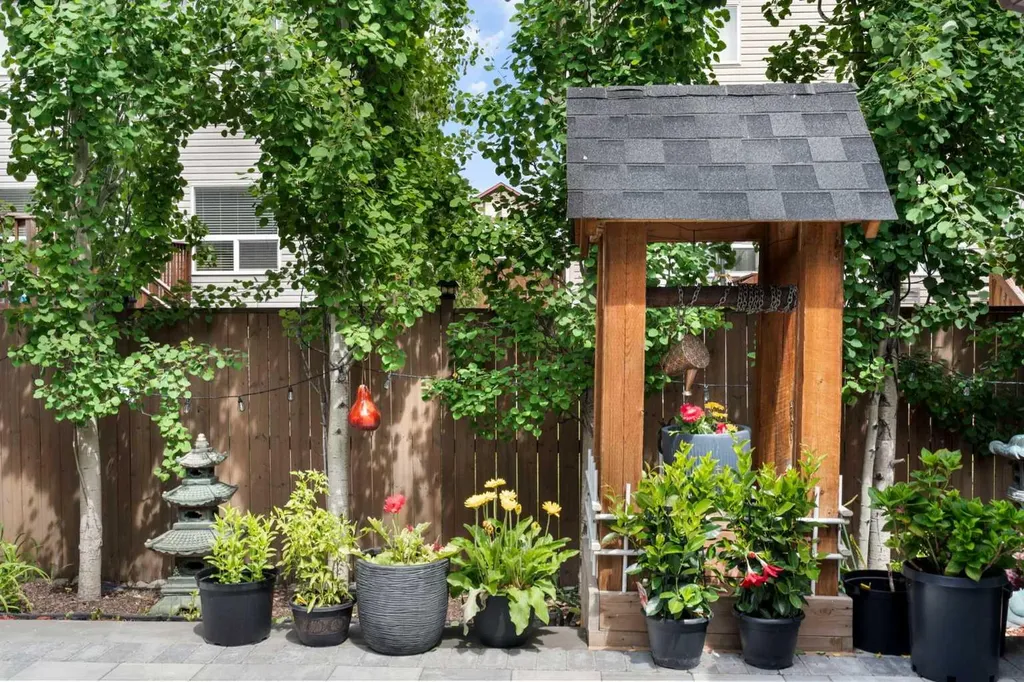 70 Everwoods Park SW Calgary AB T2Y 0G3