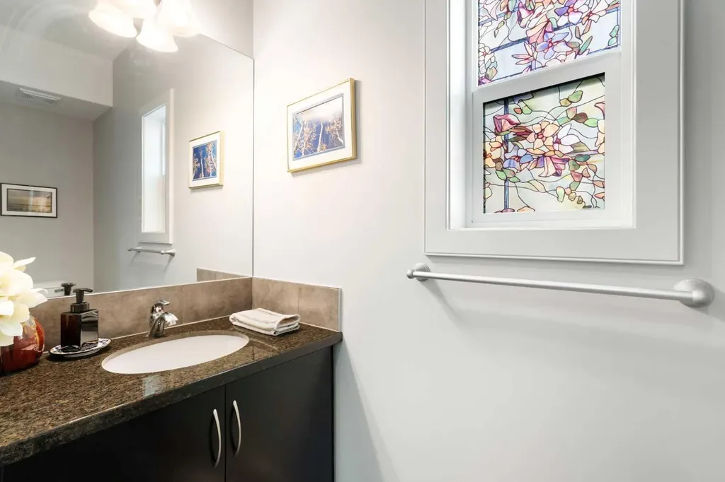 70 Everwoods Park SW Calgary AB T2Y 0G3