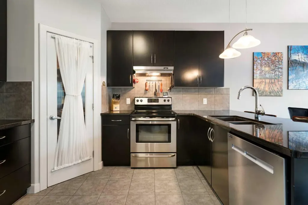 70 Everwoods Park SW Calgary AB T2Y 0G3