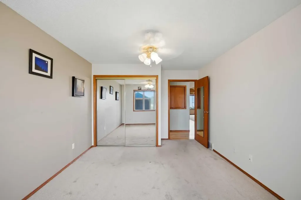 13 Parklane Place Strathmore AB T1P 1K7