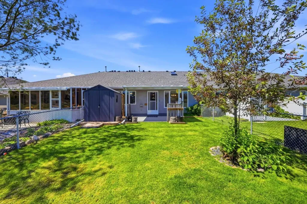 13 Parklane Place Strathmore AB T1P 1K7