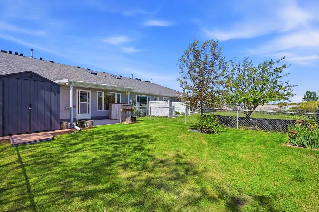 13 Parklane Place Strathmore AB T1P 1K7