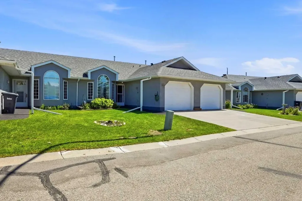 13 Parklane Place Strathmore AB T1P 1K7