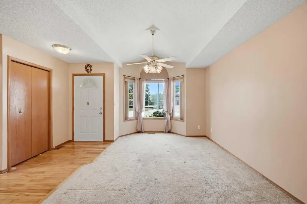 13 Parklane Place Strathmore AB T1P 1K7