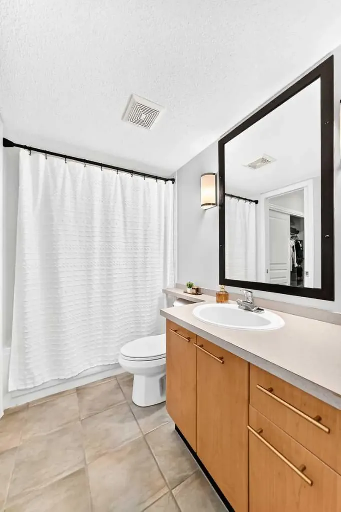 5115 Richard Road SW Calgary AB T3E 7M7