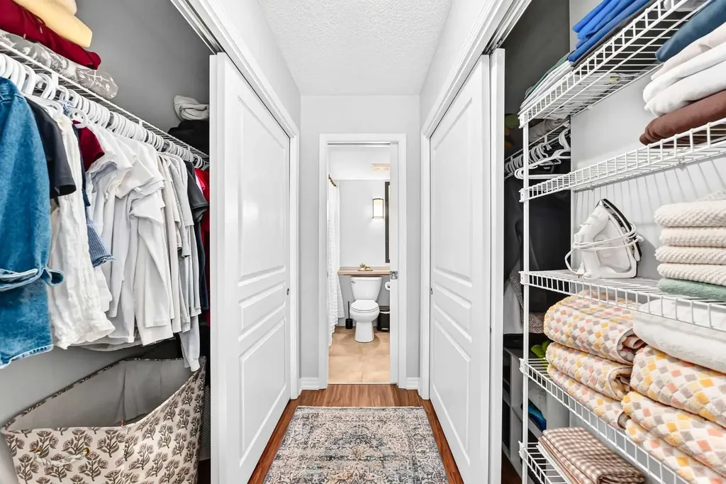 5115 Richard Road SW Calgary AB T3E 7M7