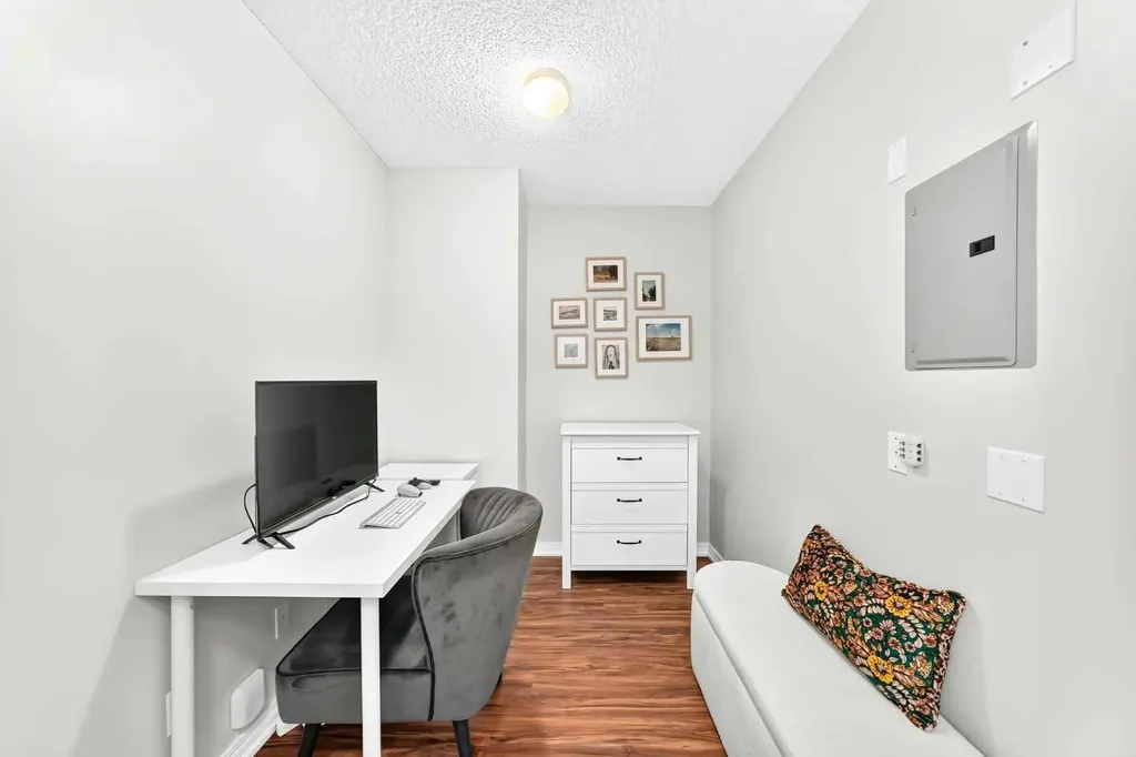 5115 Richard Road SW Calgary AB T3E 7M7