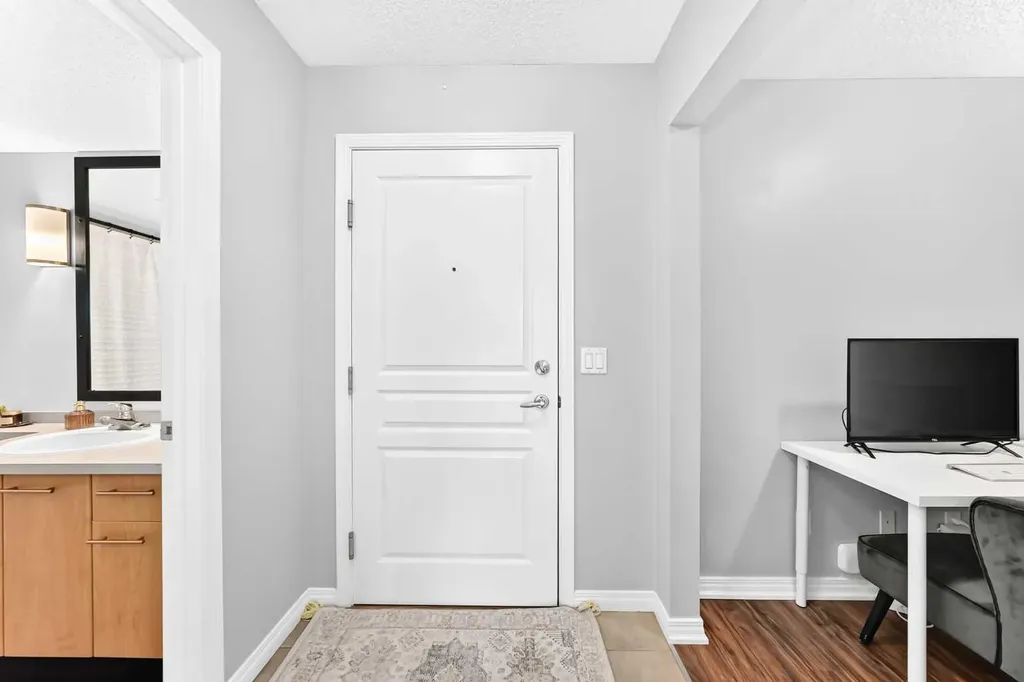 5115 Richard Road SW Calgary AB T3E 7M7