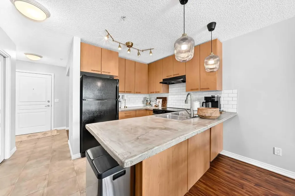 5115 Richard Road SW Calgary AB T3E 7M7