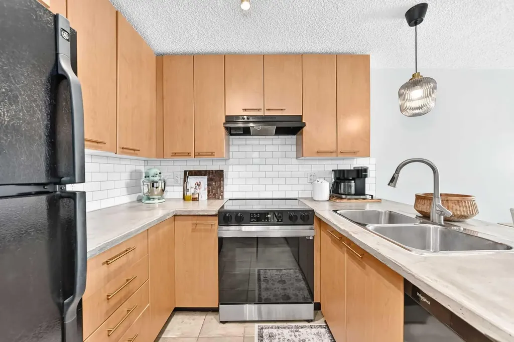 5115 Richard Road SW Calgary AB T3E 7M7