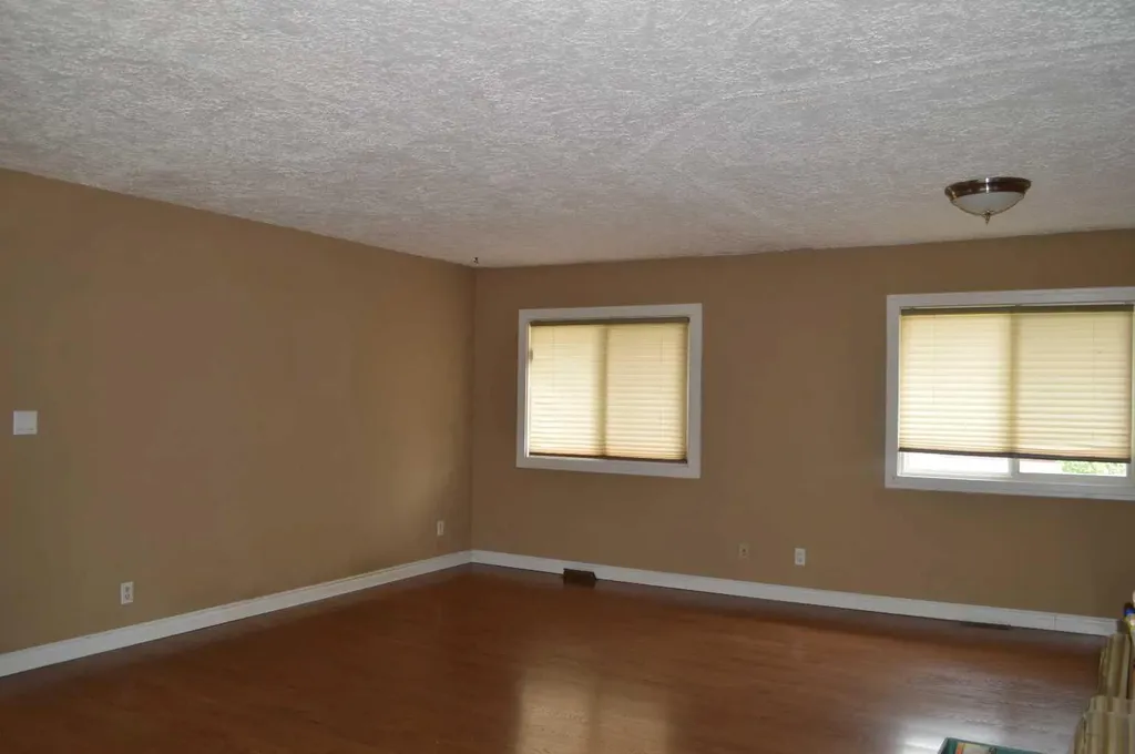 5259 51 Street Lacombe AB T4L1H7