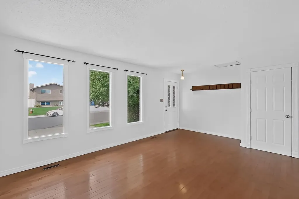 134 Ryerson Road W Lethbridge AB T1K 4P1