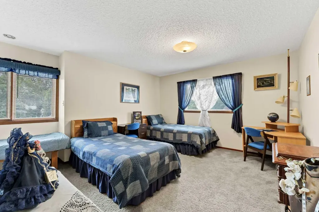 28 Aberdeen Street SE Medicine Hat AB T1A 0P7