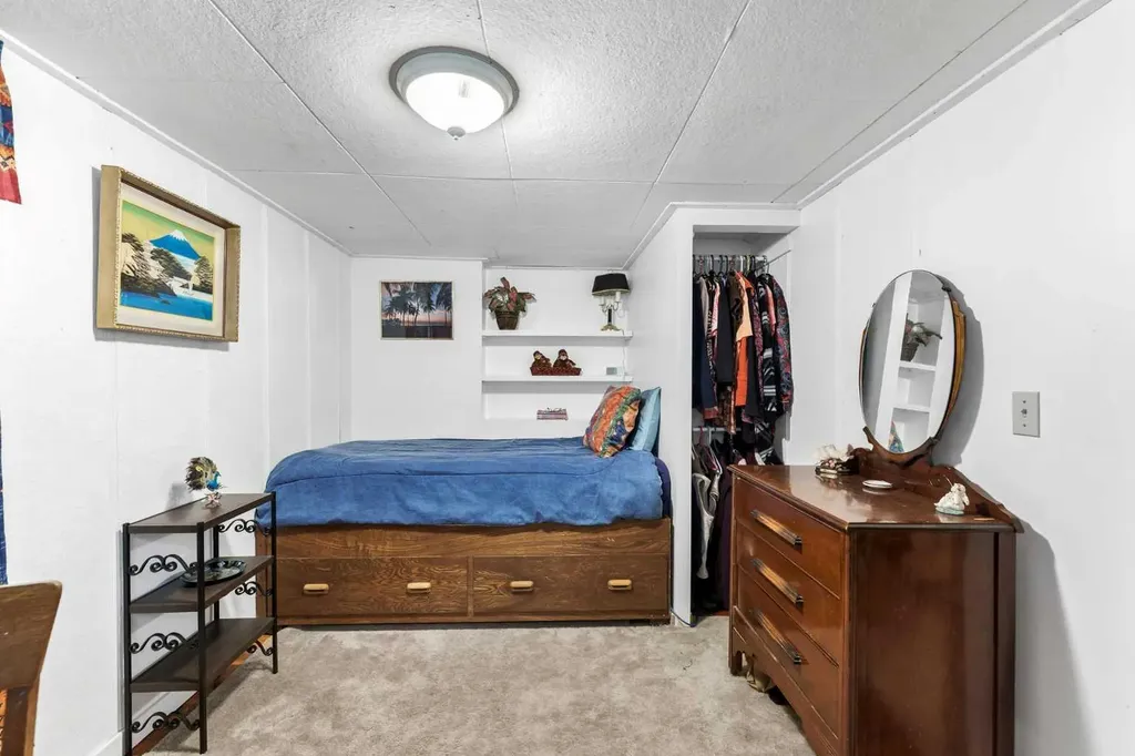 28 Aberdeen Street SE Medicine Hat AB T1A 0P7