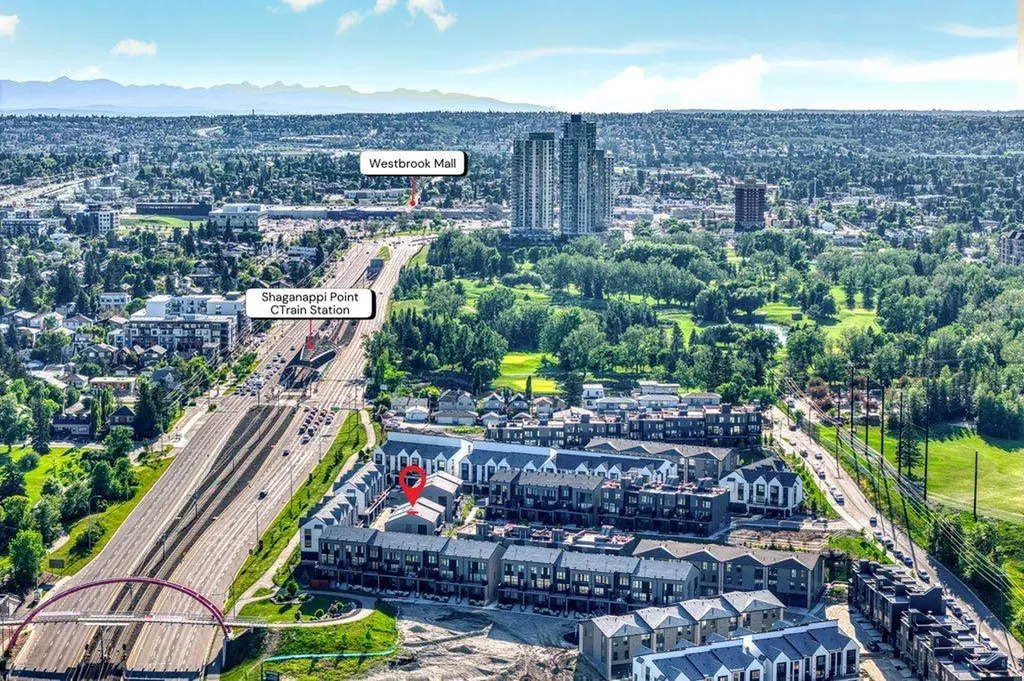 322 Sovereign Common SW Calgary AB T3C 3Y3