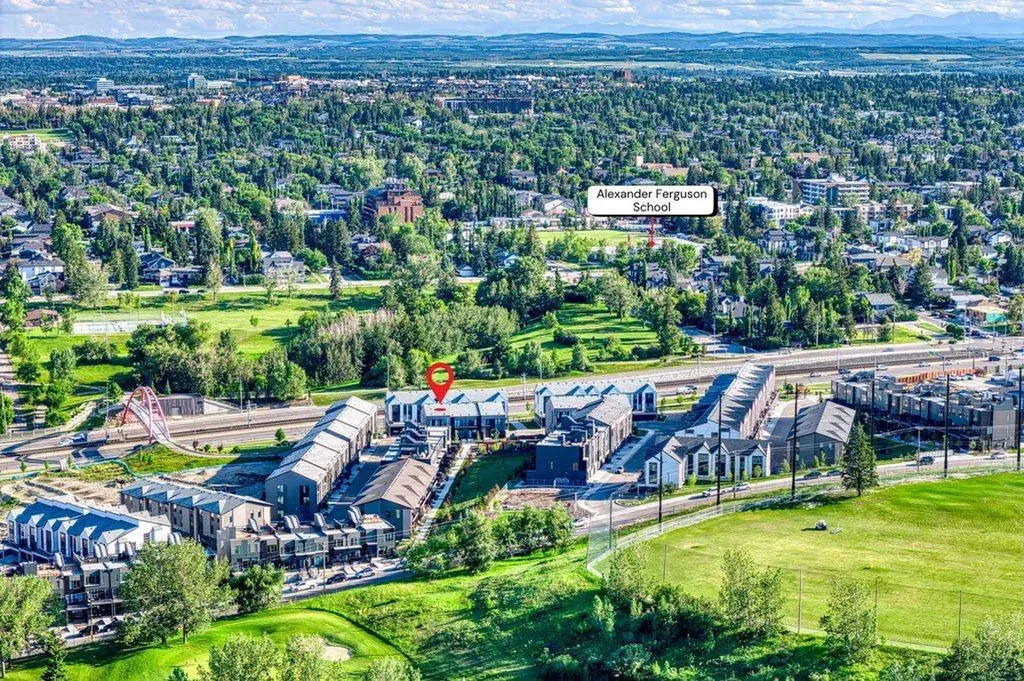 322 Sovereign Common SW Calgary AB T3C 3Y3
