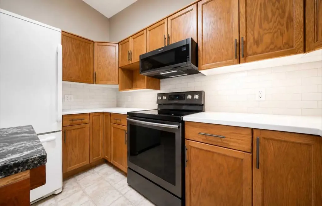 10 Redwood Place SE Medicine Hat AB T1B 4A1