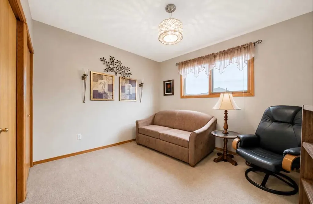 10 Redwood Place SE Medicine Hat AB T1B 4A1